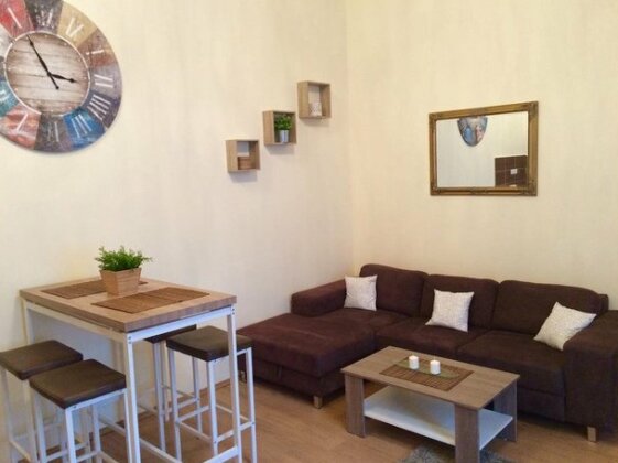 Central Luxury Residence - Photo5