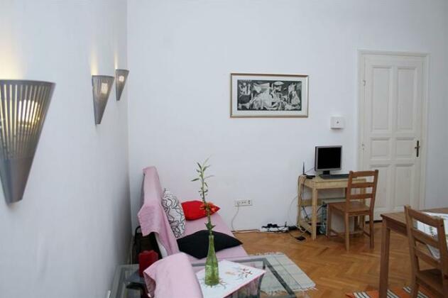 Central Market Apartments - Photo3