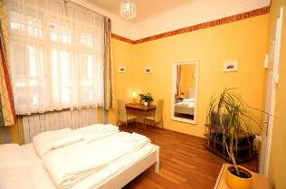 Club Apartments & Rooms - Photo3