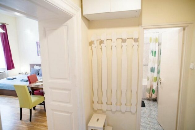 Colorful Trees Apartment - Photo4