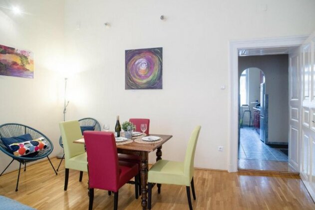 Colorful Trees Apartment - Photo5
