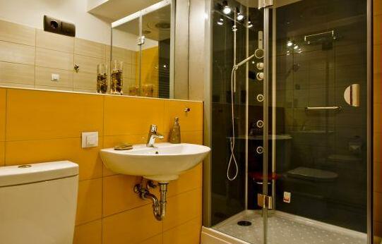 Corvin Lux Aparthotel - Photo4