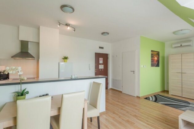 Corvin Plaza Apartments & Suites - Photo5