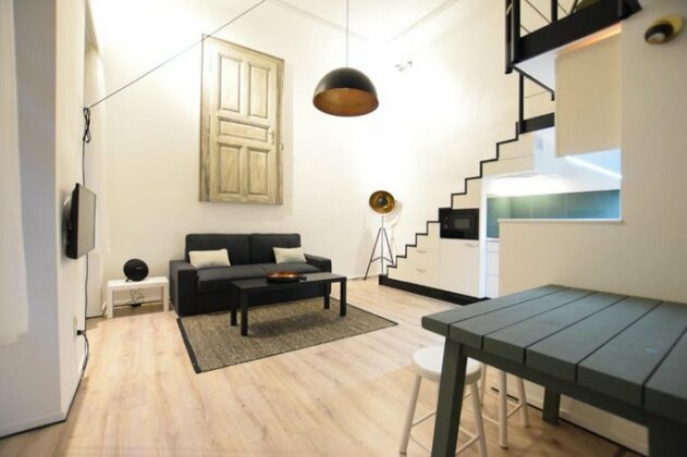 Creative Apartment - Between Oktogon and Nyugati - Photo3