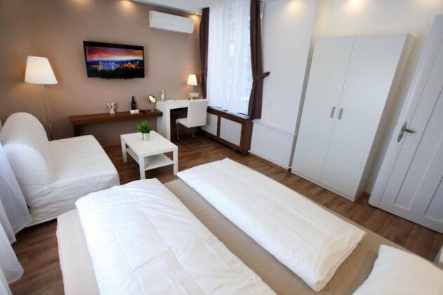 D Five Premium Studio Szervita Square - Photo4