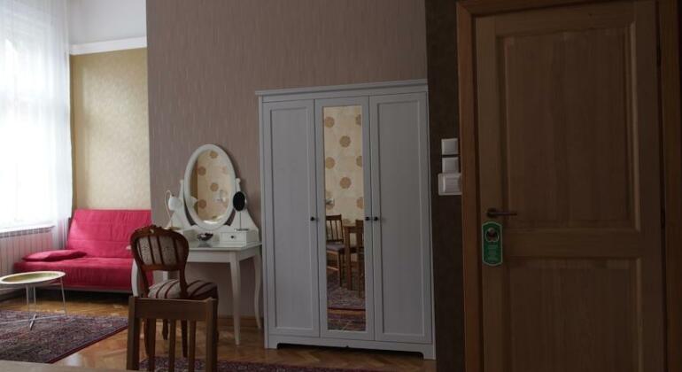 Danube Serviced Apartments - Photo4