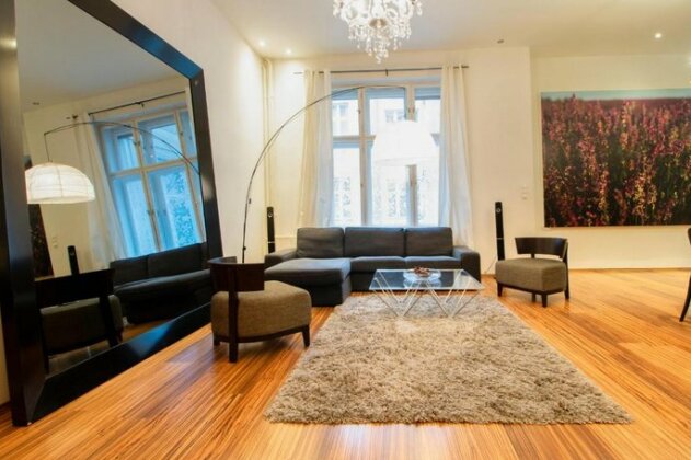 Downtown Luxury Design Apartment in Top Location - Photo5