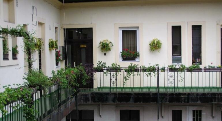 Eitans Guesthouse - Photo2