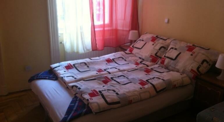 Elizabeth Bridge Hostel - Photo4