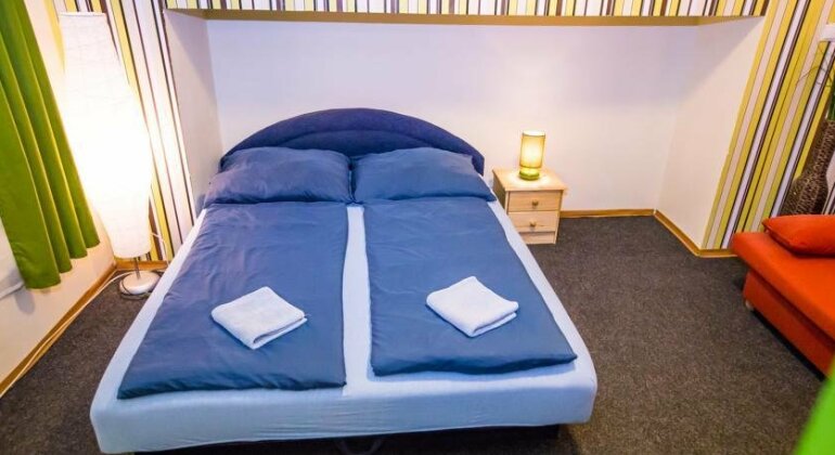 Emerald Privates Budapest Hostel - Photo4