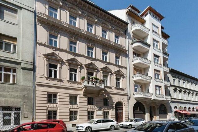 Grand Apartment Danube 5bdr