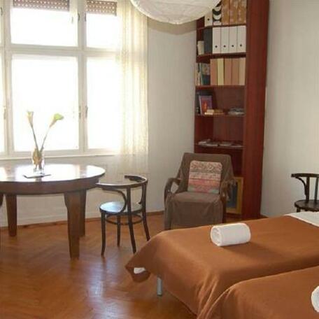 Graphic Apartment Budapest - Photo2