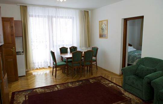 Helios Apartman Hotel - Photo2