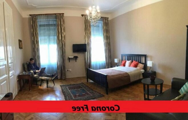 Historic Diamonds Apartments - Photo2