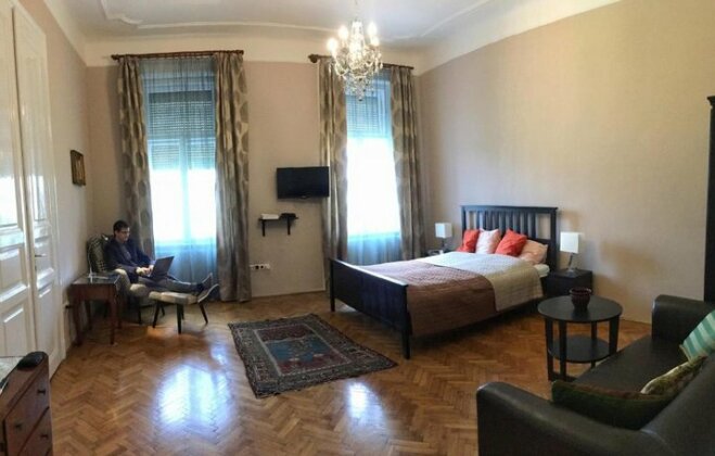 Historic Diamonds Apartments - Photo3