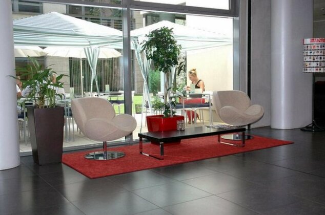 Imperial Suites - Photo3