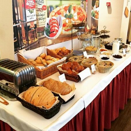 Imperial Suites - Photo5