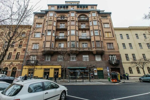 Inner City Apartment - Hold utca