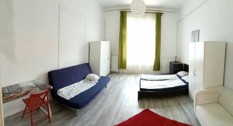 Joe Road Flat - Photo2