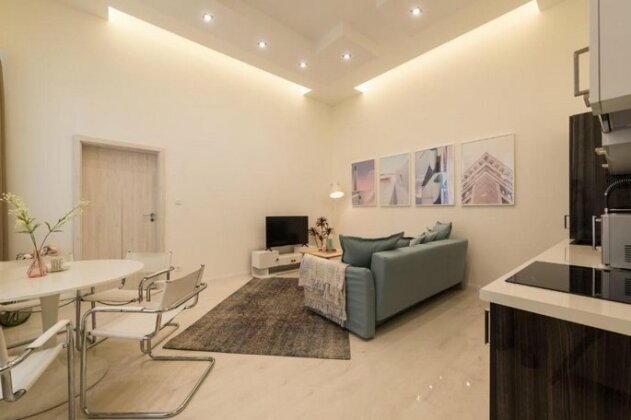 Kertesz Designer Apartments With Aircon - Photo2