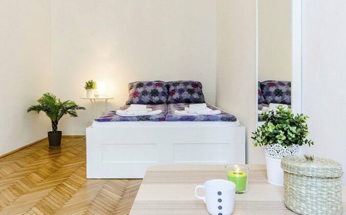 Lavender Roomy Apartment - Photo3