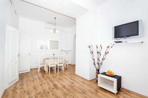 Like Home - City Center - Style Apartment - Photo4