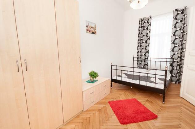 Like Home - Vaci Street - Photo2