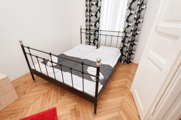 Like Home - Vaci Street - Photo3