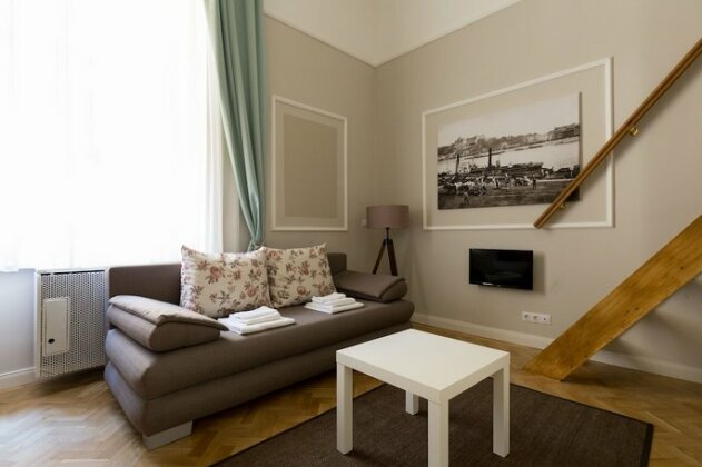 Lisianthus Apartments - Photo2