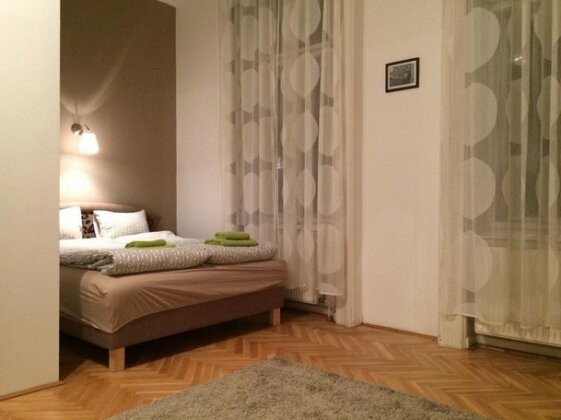 Living Budapest Rooms - Semmelweis utca - Photo5