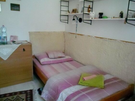 Lonyay Room - Photo5