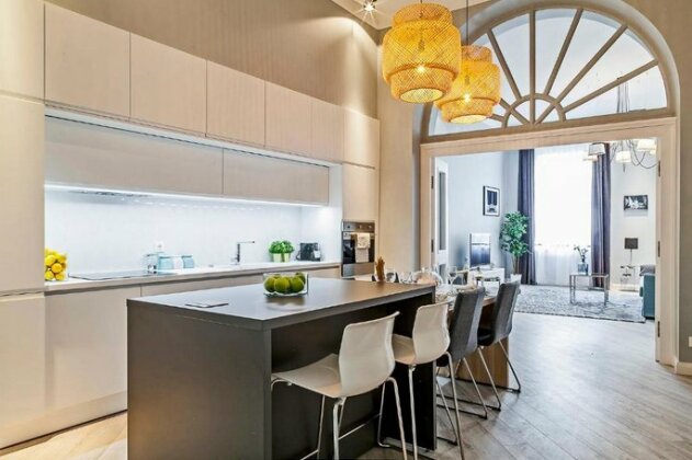 Luxury Central Budapest Home - Photo3