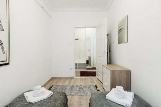 NY7 Apartment in downtown - Photo2