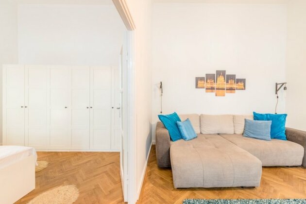 Oasis Apartments - Liberty Square - Photo5