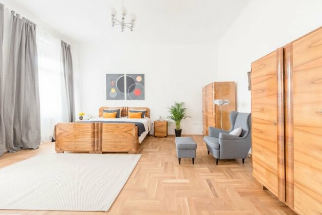 Oasis Apartments - Modern Bauhaus - Photo4