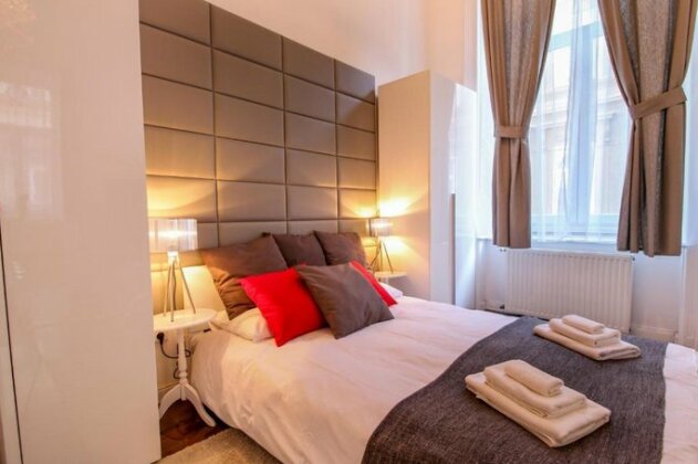 Oktogon Bright Apartment - Photo5