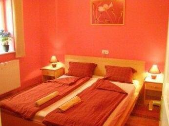Origo Hostel and Guesthouse - Photo3