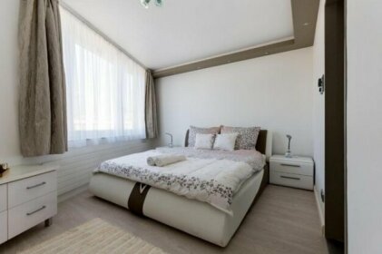 Panorama Dream Home w 3BDR A/C Garage & Jacuzzi