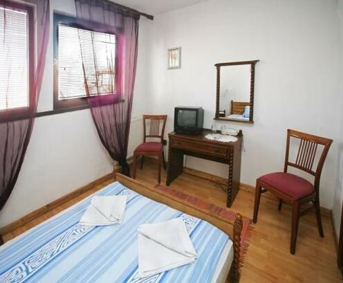 Pestujhely Panzio-etterem - Photo3