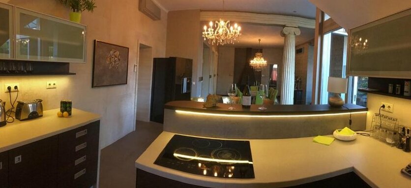 Prestige Luxury Penthouse - Photo4