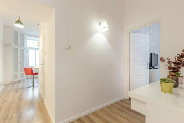 Reda Cozy Apartment Near Danube - Photo5