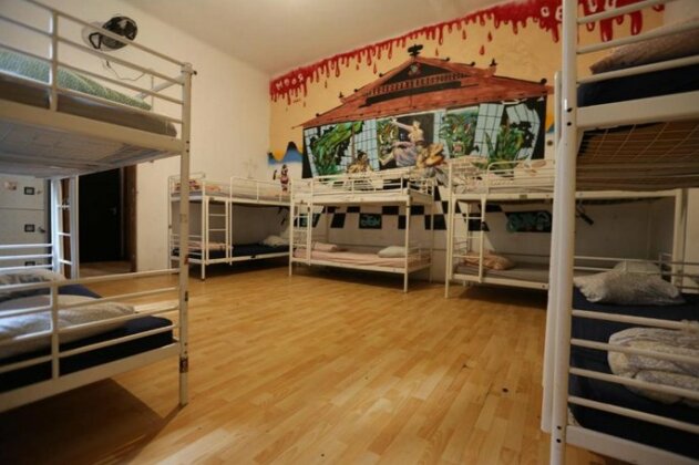 Retox Party Hostel - Photo4