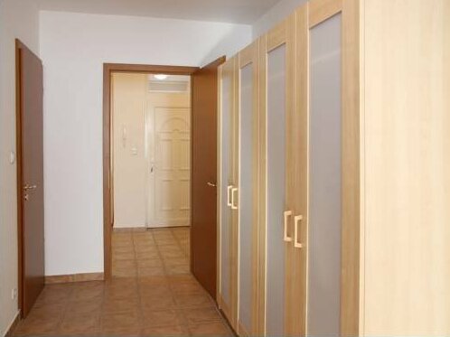 Rose Serviced Apartments - Photo2