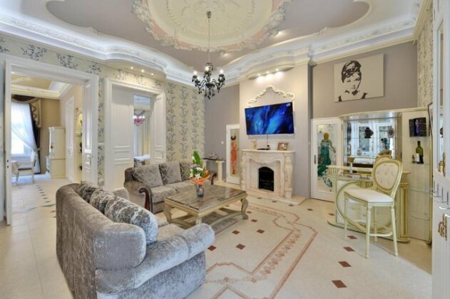 Roza Luxury Apartment - Photo2