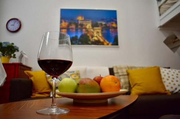 Smart Newly Refurbished Studio Flat in Prime Central Budapest - Photo2