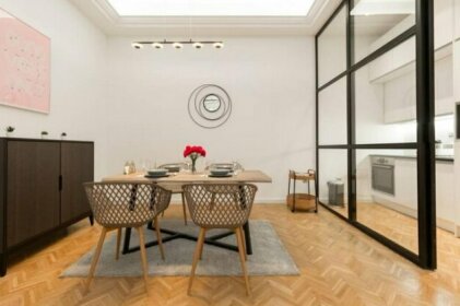 Space and Style in The Heart Of Budapest w 2BR&2BT