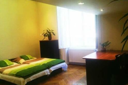  Photo 1