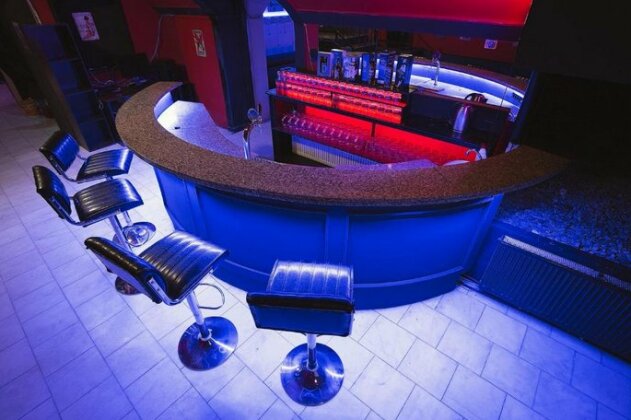 The Bachelor Bar - Deluxe Private Club - Photo3
