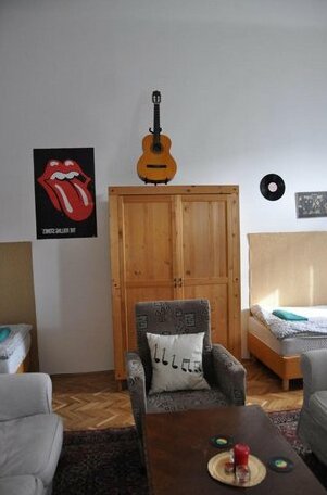 The House of ROCK Central Big Flat For 11 Guests - Photo3