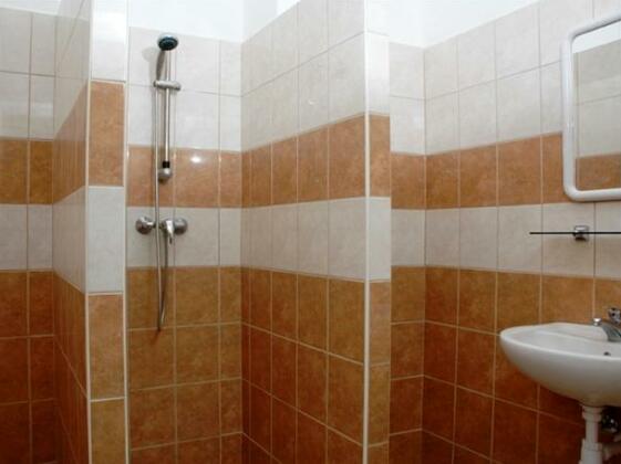 Travellers Hostel Banki - Photo2
